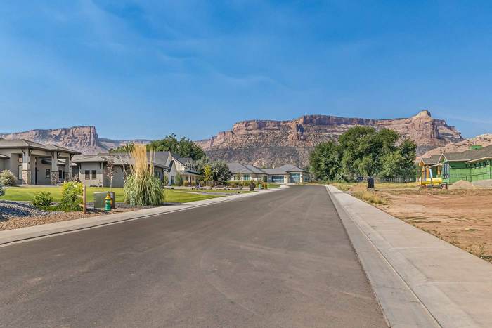 Ellen Drive Residence